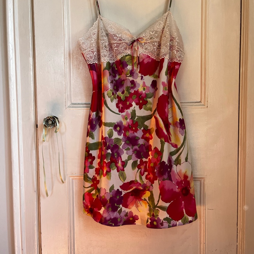 Lace Trim Floral Slip